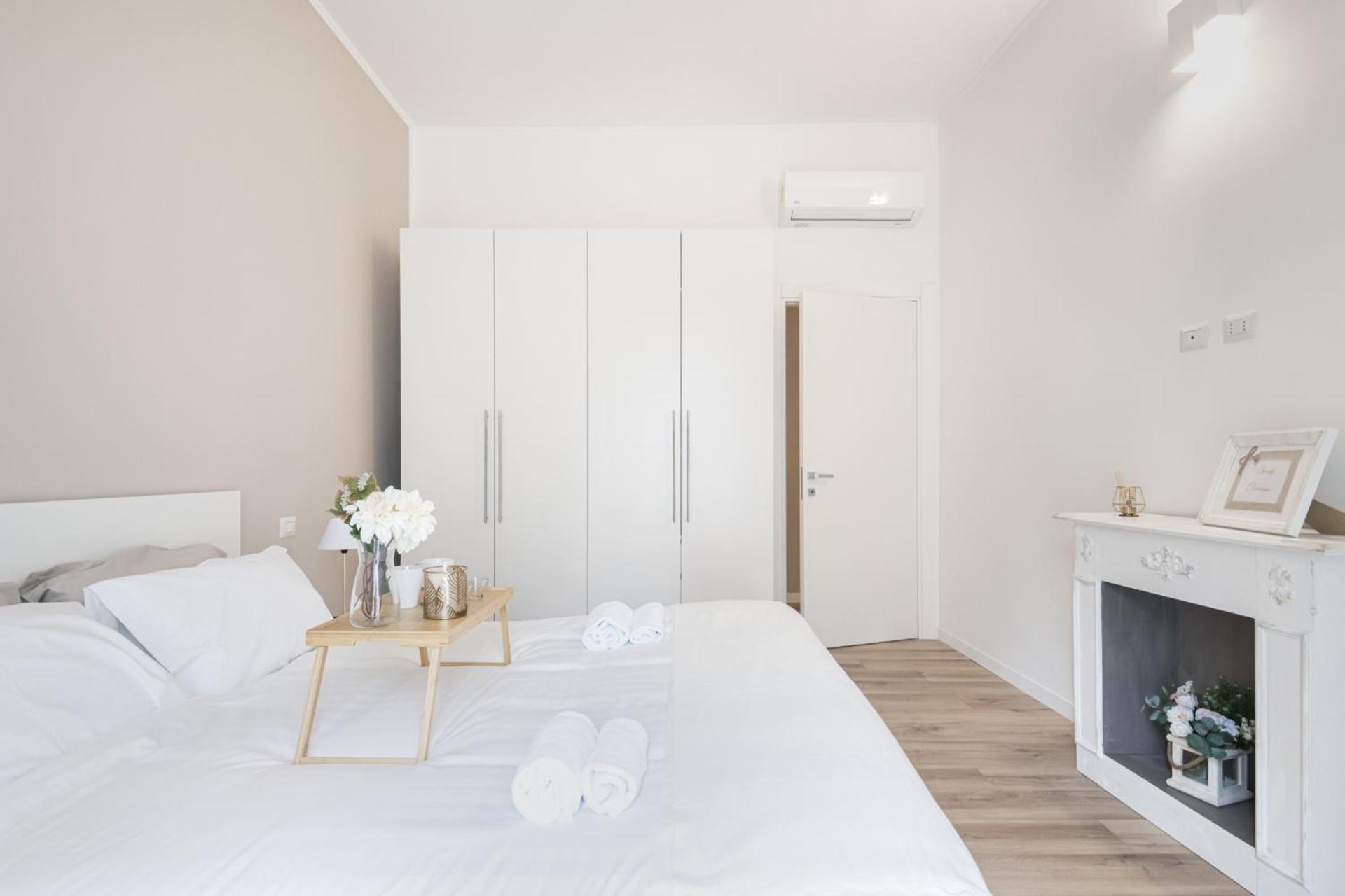 Easylife - Golden Suite มิลาน ภายนอก รูปภาพ